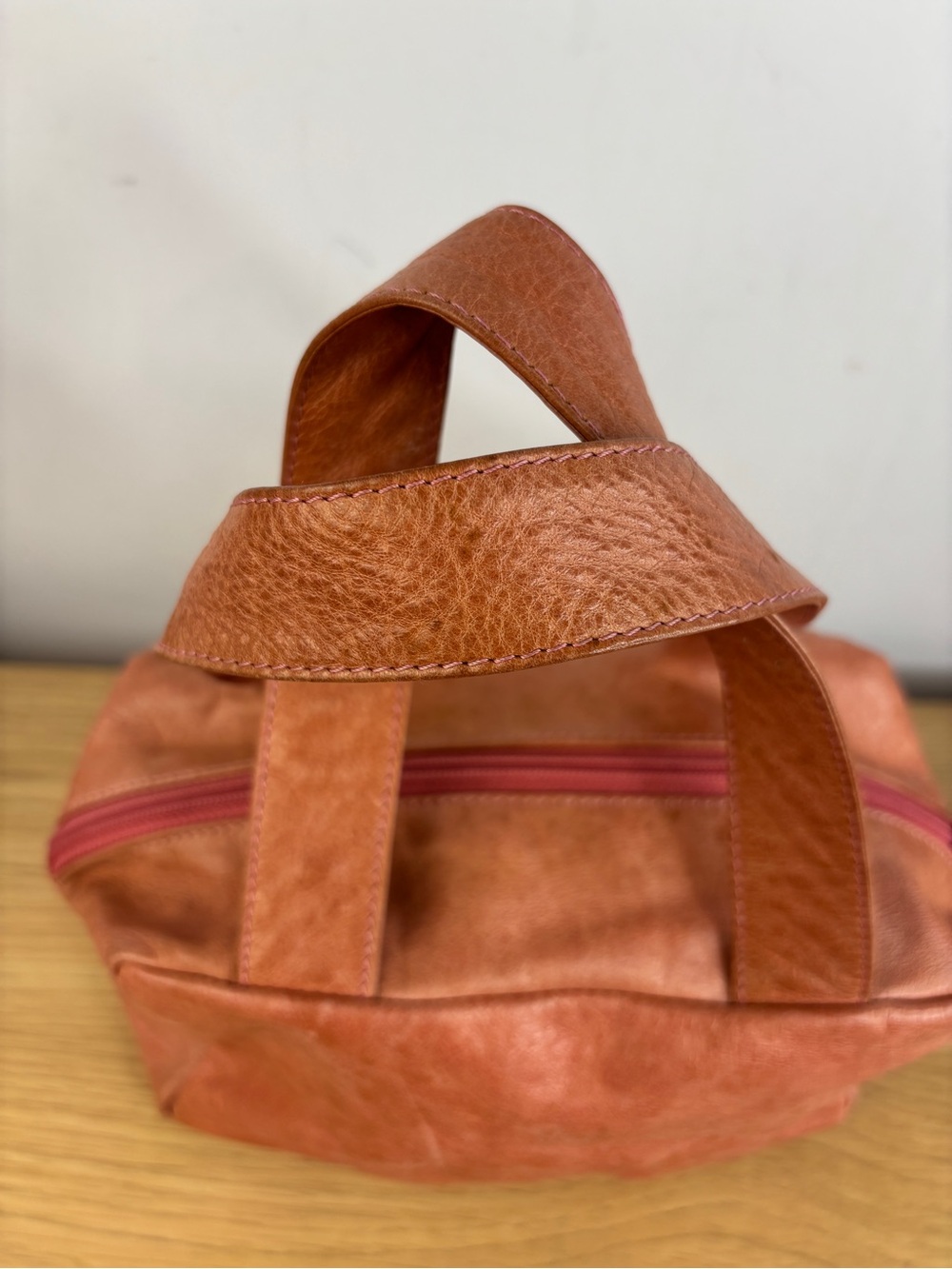 Vintage RARE Coral Pink HOBO Brand High Quality Leather Mini Zip Bag - Picture 7 of 15